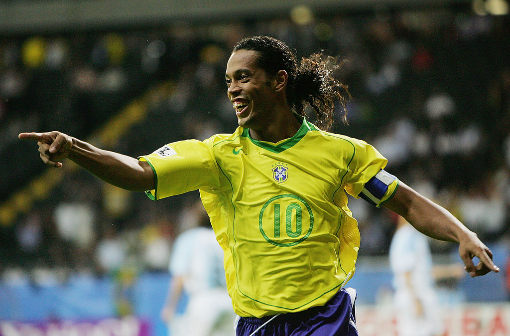 Top 10 Greatest Footballers of All Time